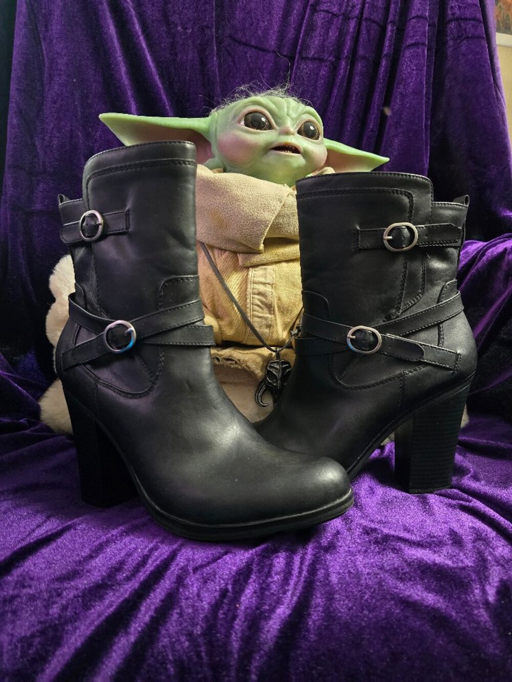 High-heeled Black Faux Leather Strappy Ameliya Boots - size 11